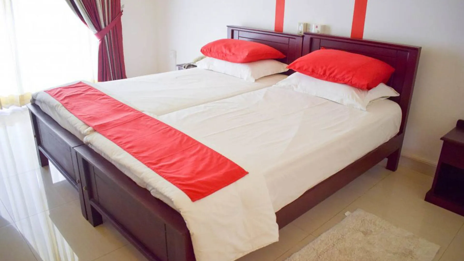 Yoho Rainbow Lagoon Villa Negombo