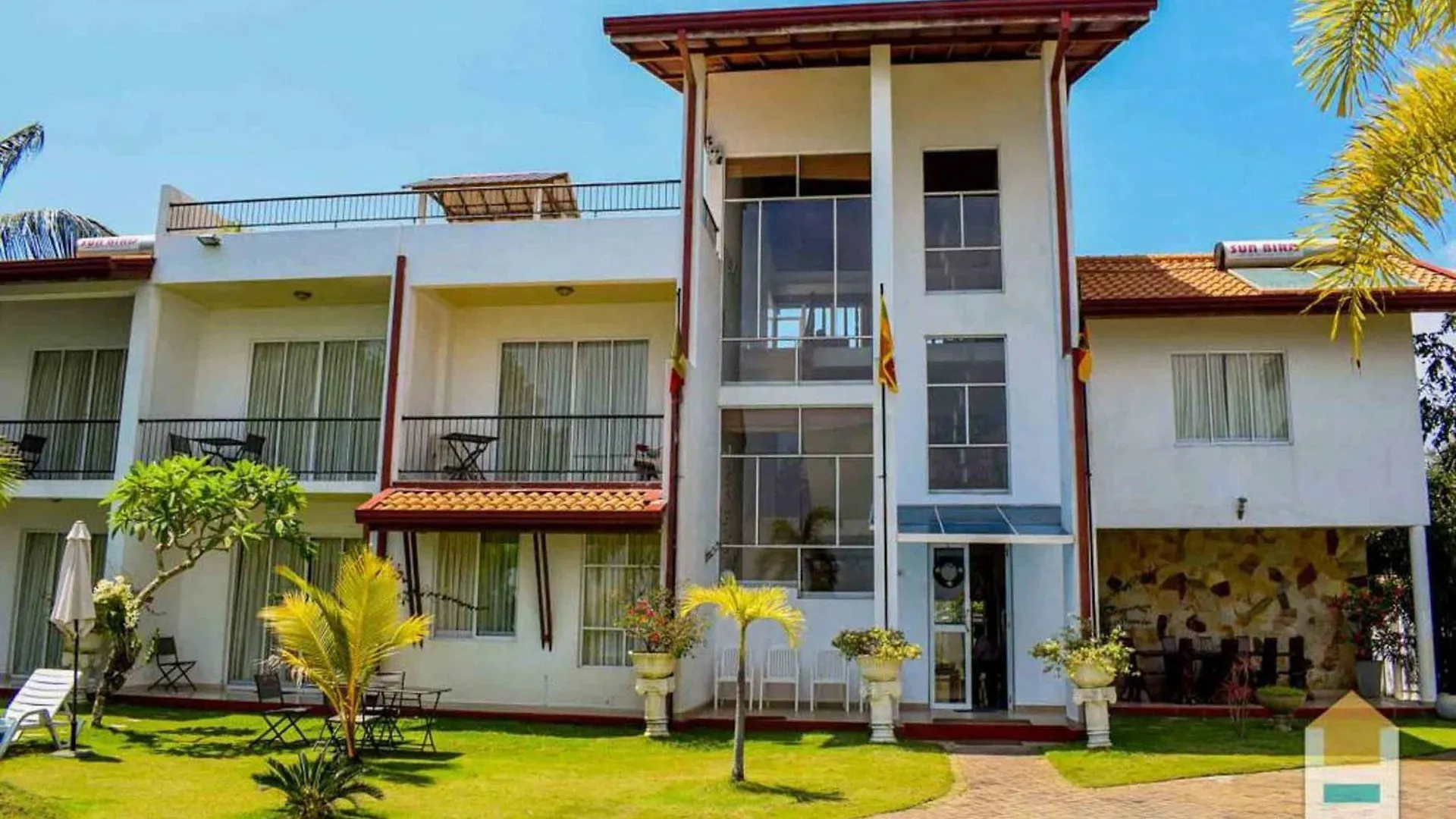 Yoho Rainbow Lagoon Villa Negombo Hotel